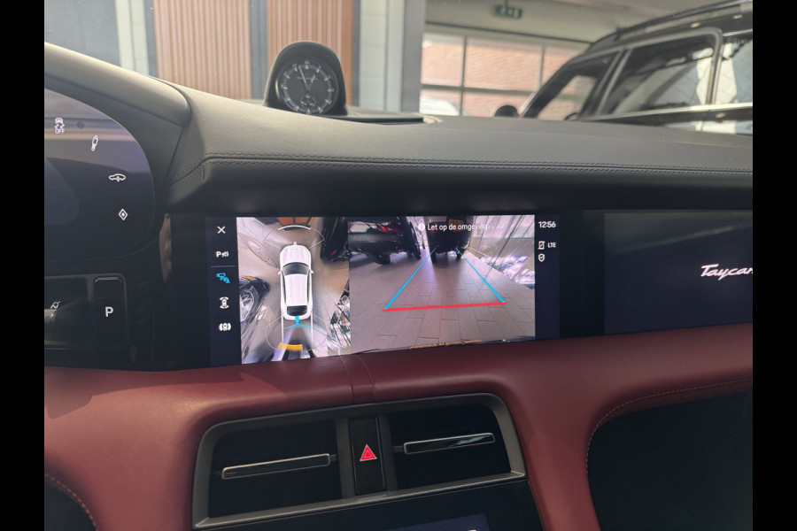 Porsche Taycan Cross Turismo Turbo S 93 kWh / Panoramadak / 360Camera / Head-up / Passenger Display / Luchtvering / 21'' / Bose / Keyless / Sportdesign+Chrono / Stoelventilatie+Verwarming / Stuurverwarming / Dodehoek / DAB / ACC