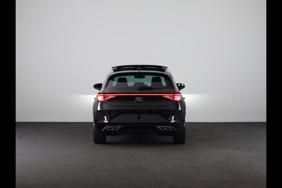 Seat Leon 1.5 TSI e-Hybrid FR Business | Black Pack | Glazen schuif-kanteldak | Safe & Driving Pack | Technology Pack | C2K - Velgen 'Black Pack', 18 inch
