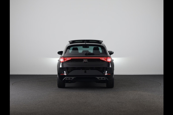 Seat Leon 1.5 TSI e-Hybrid FR Business | Black Pack | Glazen schuif-kanteldak | Safe & Driving Pack | Technology Pack | C2K - Velgen 'Black Pack', 18 inch