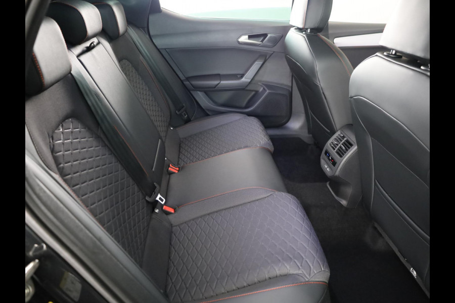 Seat Leon 1.5 TSI e-Hybrid FR Business | Black Pack | Glazen schuif-kanteldak | Safe & Driving Pack | Technology Pack | C2K - Velgen 'Black Pack', 18 inch