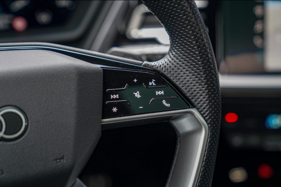 Audi Q4 e-tron 50 quattro Launch edition Advanced Plus 77 kWh | Panorama | BTW | Competition | RS zetels | Memory | HuD | 360 cam