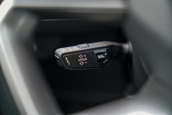 Audi Q4 e-tron 50 quattro Launch edition Advanced Plus 77 kWh | Panorama | BTW | Competition | RS zetels | Memory | HuD | 360 cam