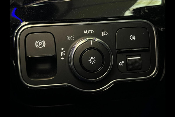 Mercedes-Benz CLA-Klasse Shooting Brake 180d Night Edition / Pano / Memory / NL-auto