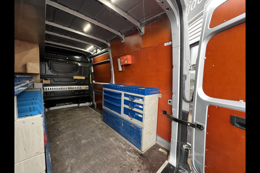 Volkswagen Crafter 35 2.0 TDI L3H3 Sortimo/Nieuwstaat!