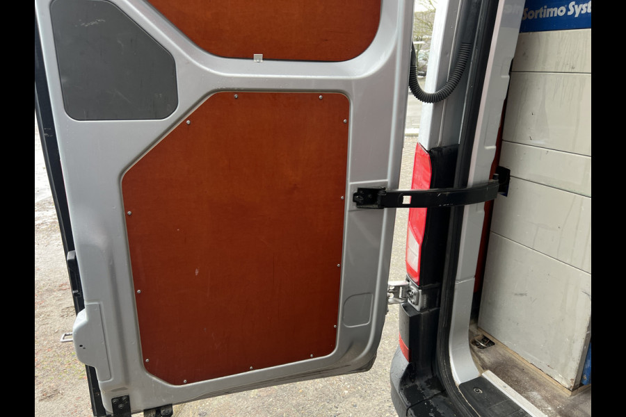 Volkswagen Crafter 35 2.0 TDI L3H3 Sortimo/Nieuwstaat!