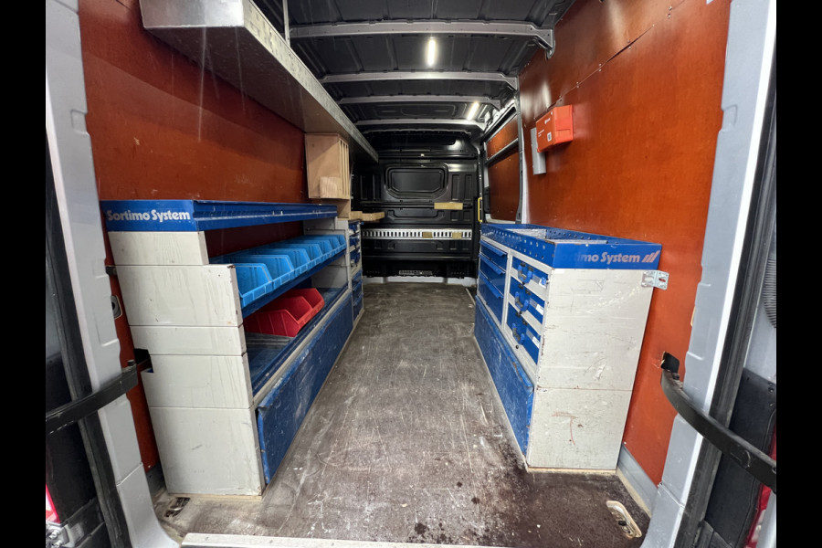 Volkswagen Crafter 35 2.0 TDI L3H3 Sortimo/Nieuwstaat!