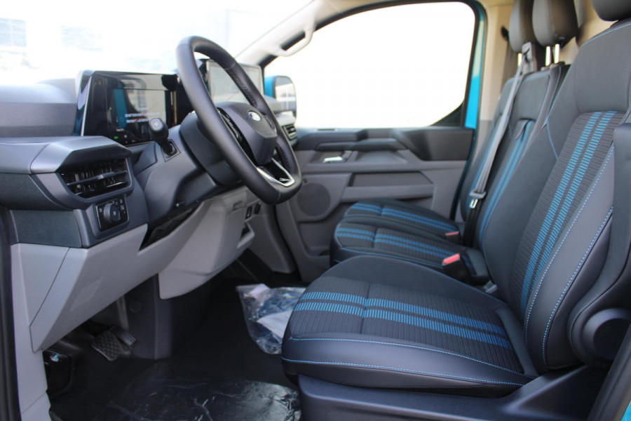 Ford Transit Custom 320 2.5 PHEV L2H1 Sport 233pk | Inklapbare trekhaak | 19 inch lichtmetalen Sport velgen (mat zwart) | Verwarmbaar stuurwiel  | Navigatie systeem | B&O speakers