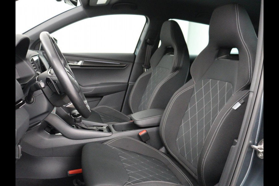 Škoda Karoq 1.5 TSI Sportline | Trekhaak | Stoelverwarming | Virtual Cockpit | Stuurverwarming | Carplay | Sportstoelen | Camera | Navigatie | Cruise control | Parkeerhulp