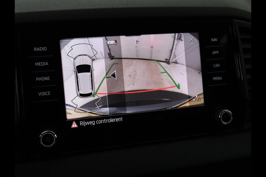 Škoda Karoq 1.5 TSI Sportline | Trekhaak | Stoelverwarming | Virtual Cockpit | Stuurverwarming | Carplay | Sportstoelen | Camera | Navigatie | Cruise control | Parkeerhulp