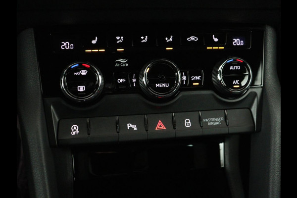 Škoda Karoq 1.5 TSI Sportline | Trekhaak | Stoelverwarming | Virtual Cockpit | Stuurverwarming | Carplay | Sportstoelen | Camera | Navigatie | Cruise control | Parkeerhulp