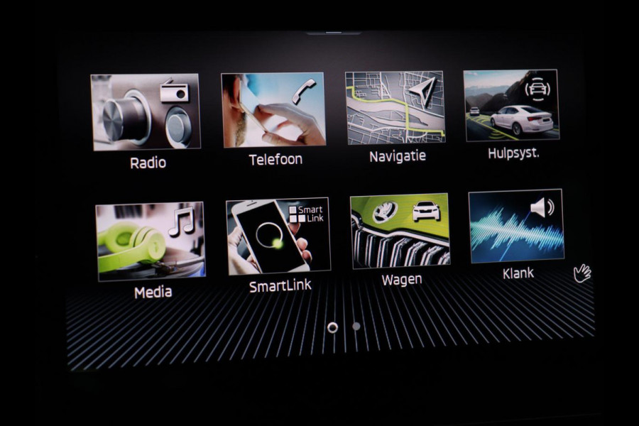 Škoda Karoq 1.5 TSI Sportline | Trekhaak | Stoelverwarming | Virtual Cockpit | Stuurverwarming | Carplay | Sportstoelen | Camera | Navigatie | Cruise control | Parkeerhulp