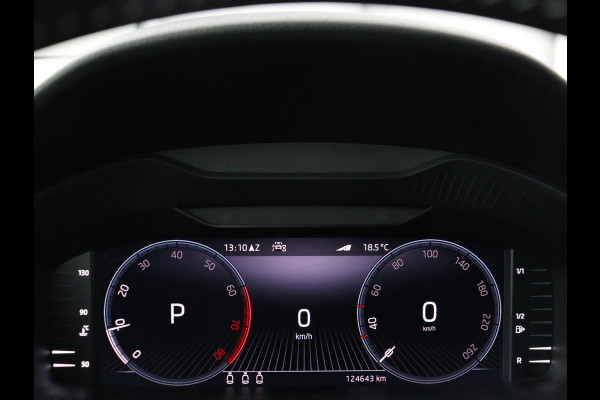 Škoda Karoq 1.5 TSI Sportline | Trekhaak | Stoelverwarming | Virtual Cockpit | Stuurverwarming | Carplay | Sportstoelen | Camera | Navigatie | Cruise control | Parkeerhulp