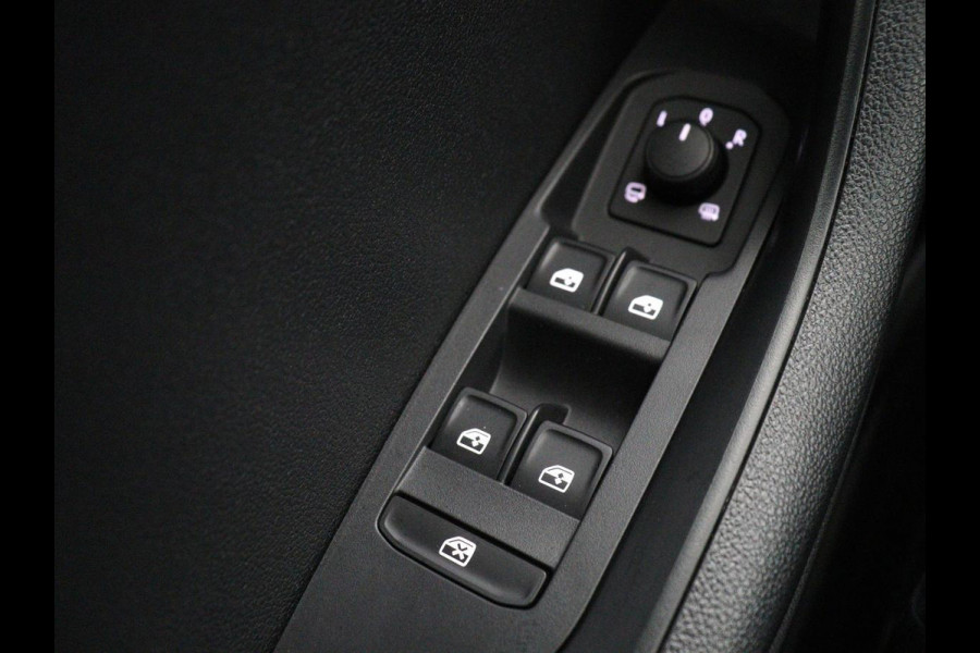 Škoda Karoq 1.5 TSI Sportline | Trekhaak | Stoelverwarming | Virtual Cockpit | Stuurverwarming | Carplay | Sportstoelen | Camera | Navigatie | Cruise control | Parkeerhulp