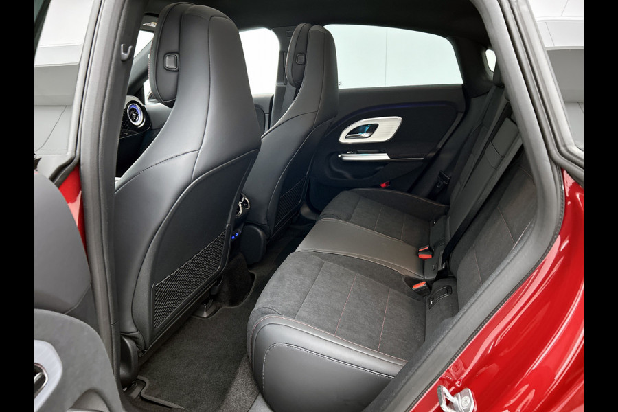 Mercedes-Benz CLA-Klasse 250+ Launch Edition 85 kWh | Trekhaak | Warmtepomp | Multibeam LED | Panoramadak | Nightpakket | Smartphone integratie | Memorypakket | Adaptieve Cruisecontrol | 19 inch AMG velgen |