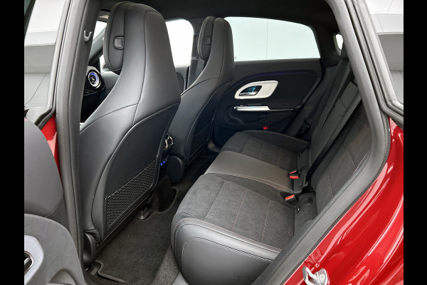 Mercedes-Benz CLA-Klasse 250+ Launch Edition 85 kWh | Trekhaak | Warmtepomp | Multibeam LED | Panoramadak | Nightpakket | Smartphone integratie | Memorypakket | Adaptieve Cruisecontrol | 19 inch AMG velgen |