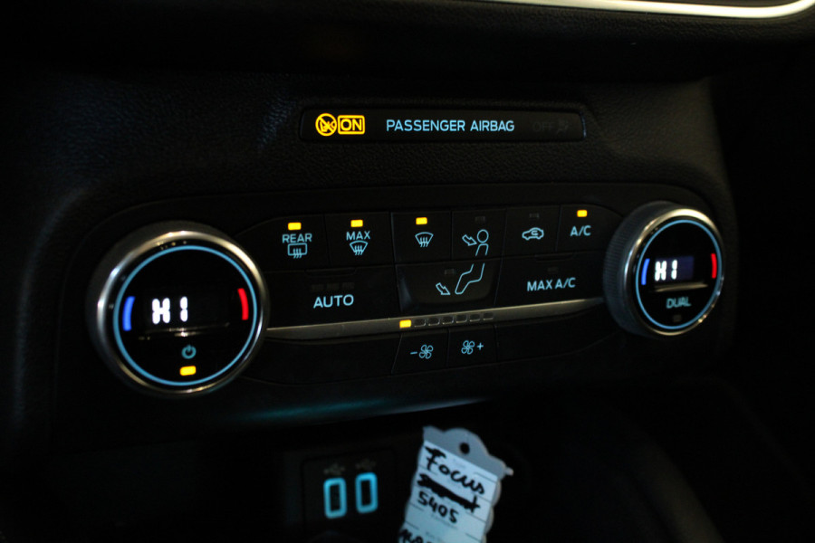 Ford FOCUS Wagon 1.0 EcoBoost Titanium Business