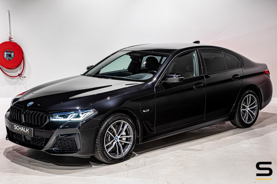 BMW 5 Serie 530e xDrive High Executive|M-sport|Leder|HUD|Cam