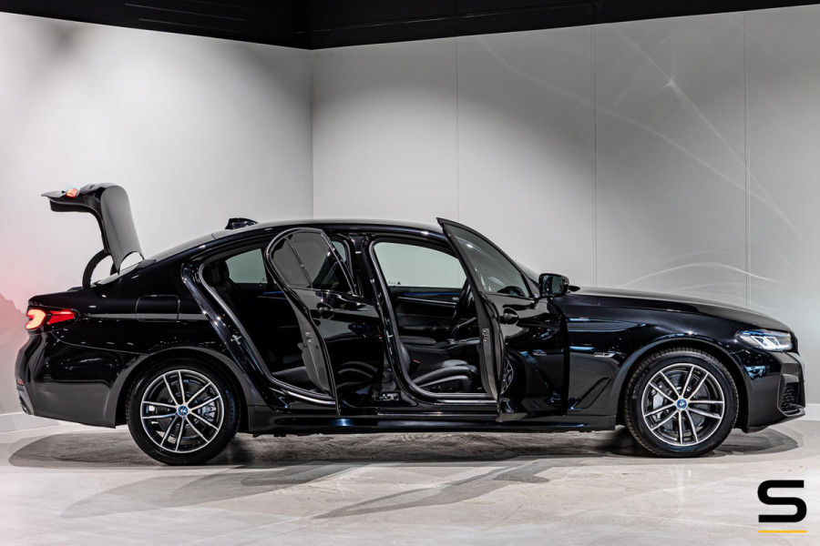 BMW 5 Serie 530e xDrive High Executive|M-sport|Leder|HUD|Cam
