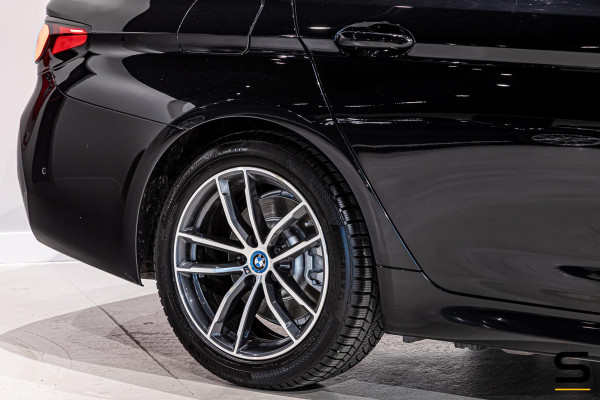 BMW 5 Serie 530e xDrive High Executive|M-sport|Leder|HUD|Cam