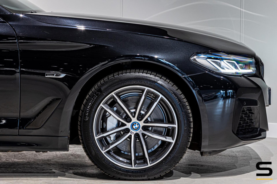 BMW 5 Serie 530e xDrive High Executive|M-sport|Leder|HUD|Cam