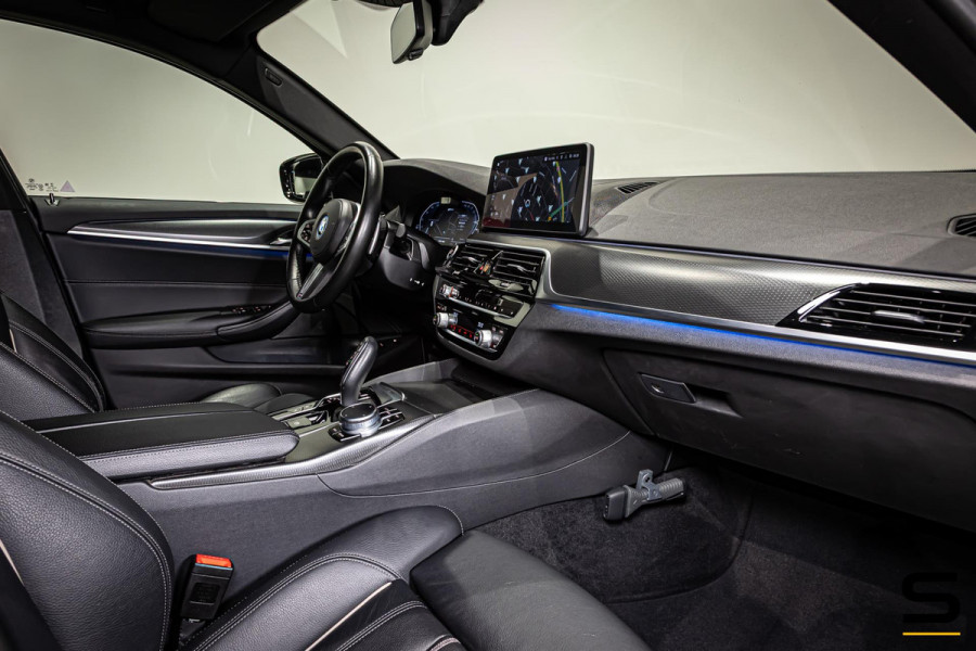BMW 5 Serie 530e xDrive High Executive|M-sport|Leder|HUD|Cam