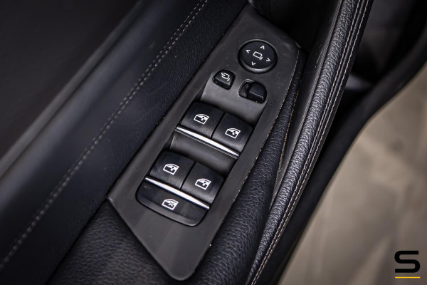 BMW 5 Serie 530e xDrive High Executive|M-sport|Leder|HUD|Cam