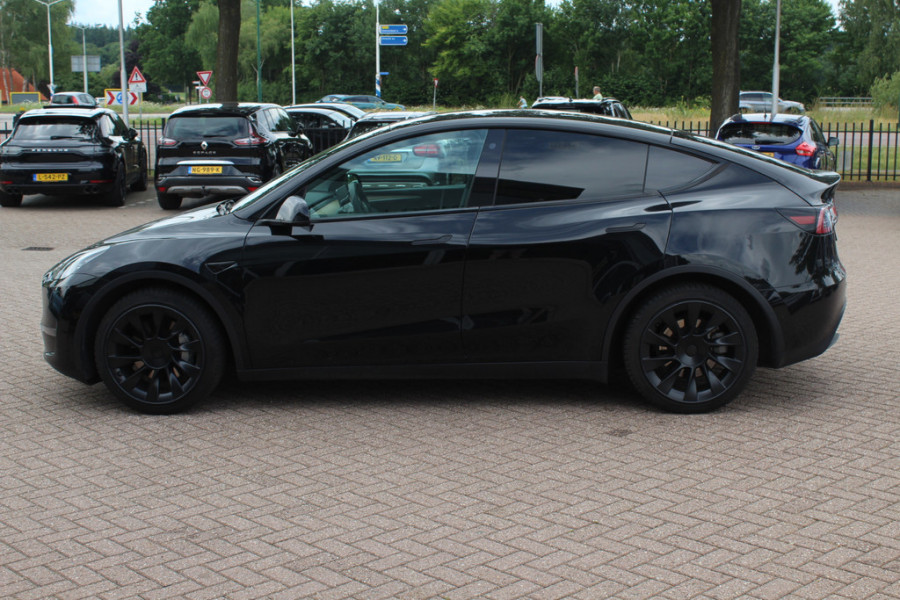 Tesla Model Y Performance AWD 75 kWh / Trekhaak / Autopilot / Panoramadak / Camera / 21'' / Keyless / Leder / Dodehoek / Navigatie / Stoelverwarming