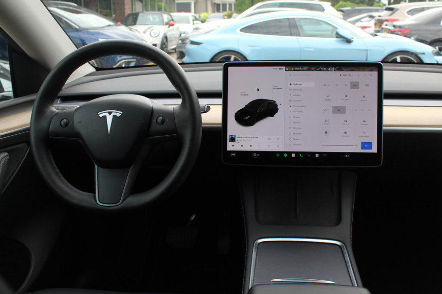 Tesla Model Y Performance AWD 75 kWh / Trekhaak / Autopilot / Panoramadak / Camera / 21'' / Keyless / Leder / Dodehoek / Navigatie / Stoelverwarming