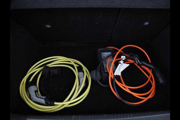 Opel CORSA-E Elegance 50 kWh | SOH 90% | 3 Fase | Stoelverwarming | Camera | Matrix LED | Carplay | Keyless | Navigatie | Climate control | Parkeerhulp | Cruise control | Stuurverwarming