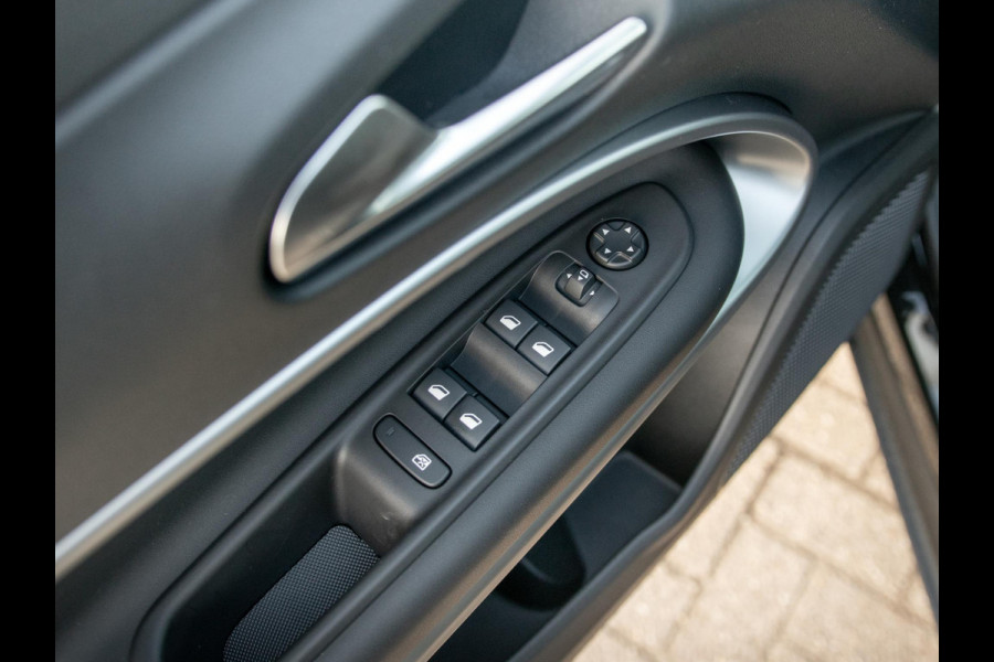 Jeep Avenger Summit 54 kWh | Uit voorraad leverbaar | Schuif/Kanteldak | Winter Pack | Infotainment&Convenience Pack | Warmtepomp