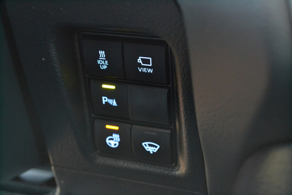 Toyota Land Cruiser 2.8 D-4D-F Executive Window Van Black-Line