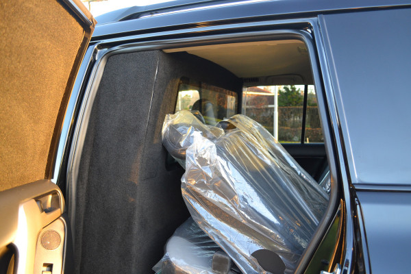 Toyota Land Cruiser 2.8 D-4D-F Executive Window Van Black-Line