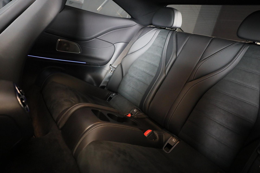 Mercedes-Benz CLE Coupé 300 e AMG 53 Look / Head Up / 360 Camera / Acc / Lane Assist / BURMESTER / Elek Stoelen / Memory / Pano