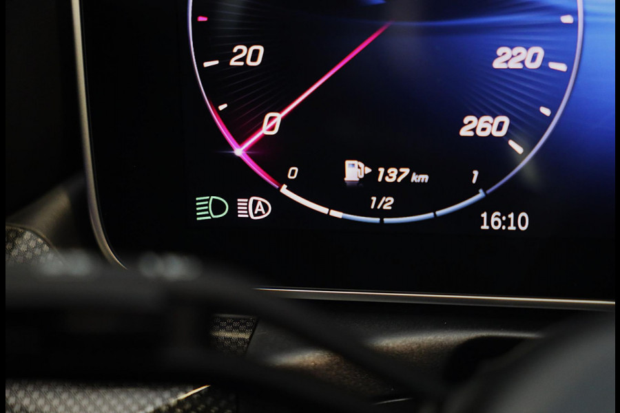 Mercedes-Benz CLE Coupé 300 e AMG 53 Look / Head Up / 360 Camera / Acc / Lane Assist / BURMESTER / Elek Stoelen / Memory / Pano