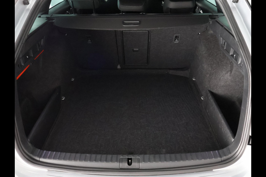 Škoda Octavia Combi 1.0 e-TSI Sport Business | Apple Carplay/Android Auto | Navigatie | Trekhaak | Parkeersensoren |