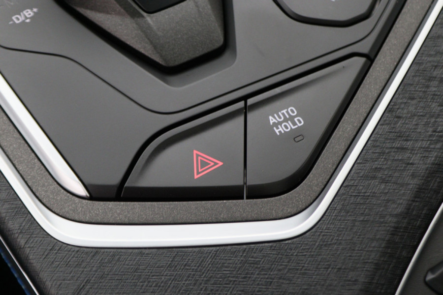 Lynk & Co 01 1.5 Two-Tone, 360° Camera, Panoramadak, Zwarte hemel, ACC, Keyless, PDC, LED, 20''