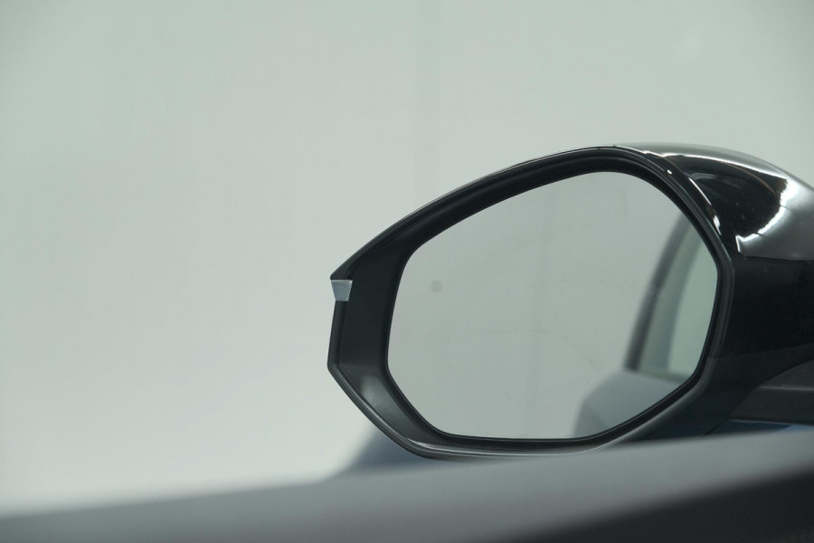 Peugeot 5008 1.2 Hybrid 136 GT | 360 Camera | Panoramadak | Elektrische Kofferklep | Winterpakket