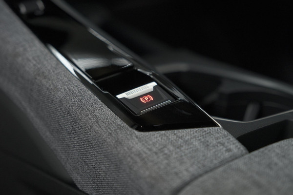 Peugeot 5008 1.2 Hybrid 136 GT | 360 Camera | Panoramadak | Elektrische Kofferklep | Winterpakket