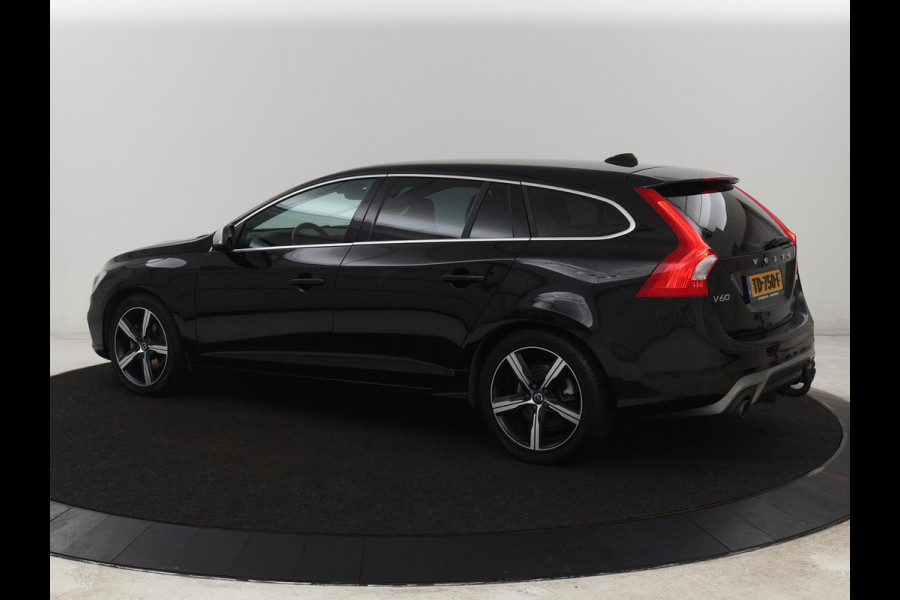 Volvo V60 2.0 T4 Sport | Stoelverwarming | Bi-Xenon | Leder/Alcantara | Trekhaak | Navigatie | Bluetooth | Cruise control | Parkeerhulp | Climate control | Origineel NL