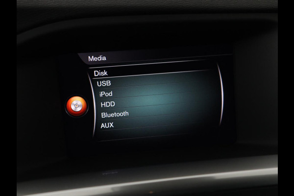 Volvo V60 2.0 T4 Sport | Stoelverwarming | Bi-Xenon | Leder/Alcantara | Trekhaak | Navigatie | Bluetooth | Cruise control | Parkeerhulp | Climate control | Origineel NL