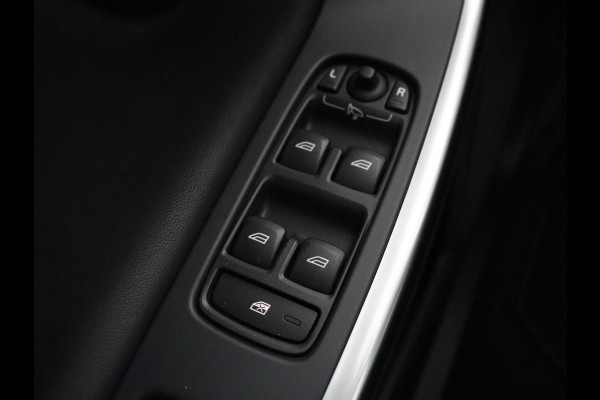 Volvo V60 2.0 T4 Sport | Stoelverwarming | Bi-Xenon | Leder/Alcantara | Trekhaak | Navigatie | Bluetooth | Cruise control | Parkeerhulp | Climate control | Origineel NL