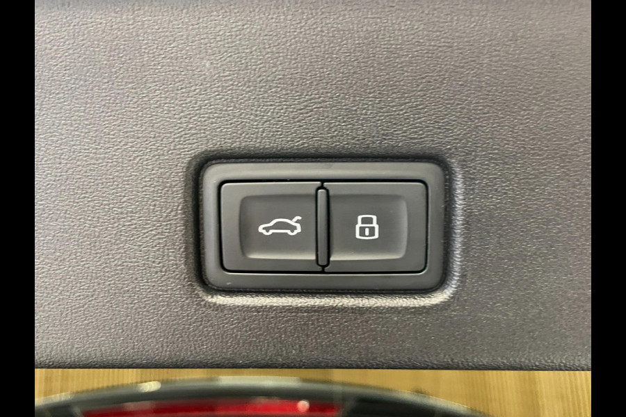 Audi Q4 e-tron 40 S Edition Competition 77 kWh|100%SOH|BLACK ED.|TREKH.|ACC|CARPLAY|CAMERA|STOELVERW.|NL-AUTO|NAP|1e EIG|INCL BTW|