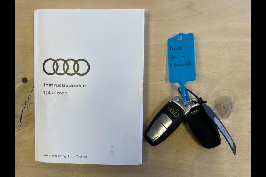 Audi Q4 e-tron 40 S Edition Competition 77 kWh|100%SOH|BLACK ED.|TREKH.|ACC|CARPLAY|CAMERA|STOELVERW.|NL-AUTO|NAP|1e EIG|INCL BTW|