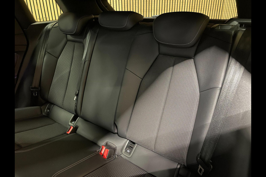 Audi Q4 e-tron 40 S Edition Competition 77 kWh|100%SOH|BLACK ED.|TREKH.|ACC|CARPLAY|CAMERA|STOELVERW.|NL-AUTO|NAP|1e EIG|INCL BTW|