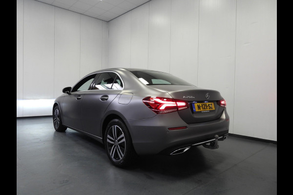 Mercedes-Benz A-Klasse A250e Luxury Limited LEER/CAMERA/SFEER/TREKH./17"LMV!