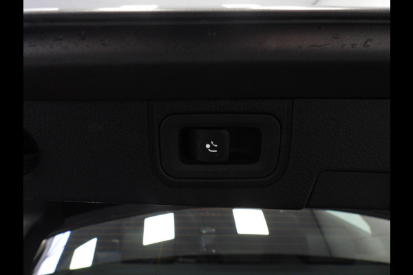 Mercedes-Benz A-Klasse A250e Luxury Limited LEER/CAMERA/SFEER/TREKH./17"LMV!