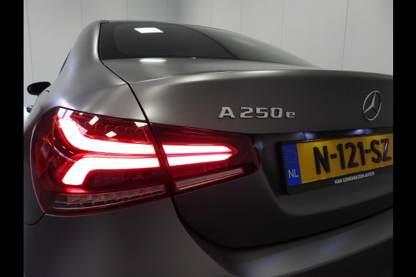 Mercedes-Benz A-Klasse A250e Luxury Limited LEER/CAMERA/SFEER/TREKH./17"LMV!