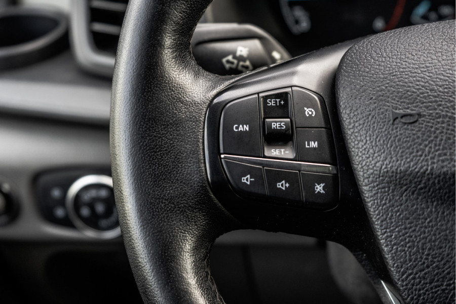 Ford Transit **2.0 TDCI Bakwagen met laadklep | Euro 6 | 131 PK | Airco | Cruise | 3-Persoons**