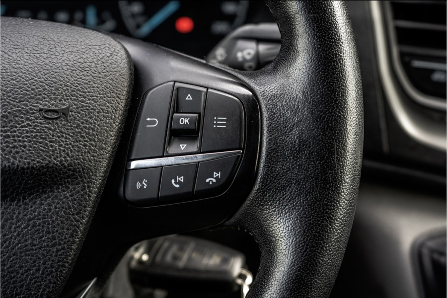 Ford Transit **2.0 TDCI Bakwagen met laadklep | Euro 6 | 131 PK | Airco | Cruise | 3-Persoons**