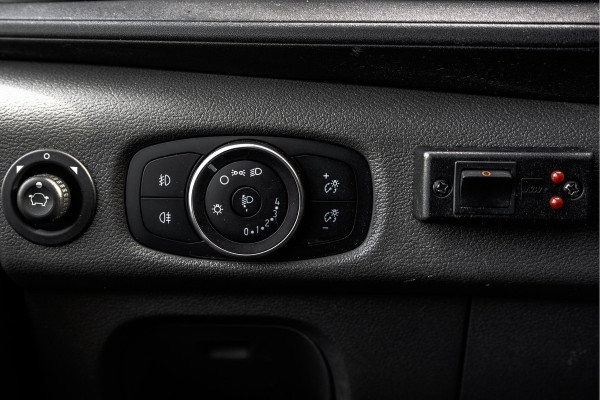 Ford Transit **2.0 TDCI Bakwagen met laadklep | Euro 6 | 131 PK | Airco | Cruise | 3-Persoons**